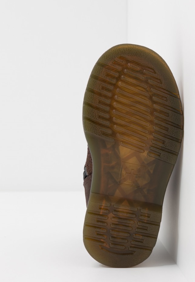 σκούρο καφέ μπότες Dr.martens 1460 χειμερινές μπότες Serena