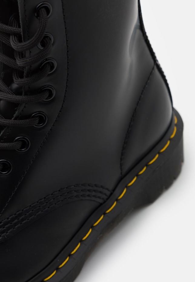Dr Martens Greece 1460 Bex μποτάκι 8 ματιών Unisex μποτάκια με κορδόνια μαύρα λεία