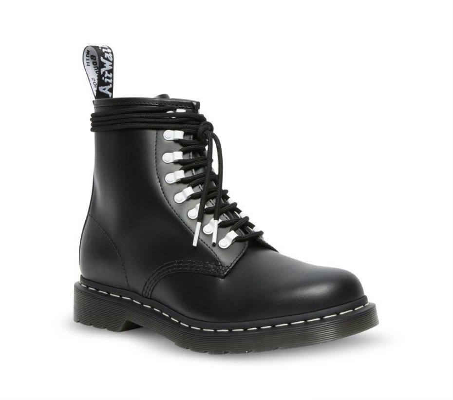 μαύρες λείες μπότες Dr.martens 1460 διαταράσσουν το ομαλό υλικό