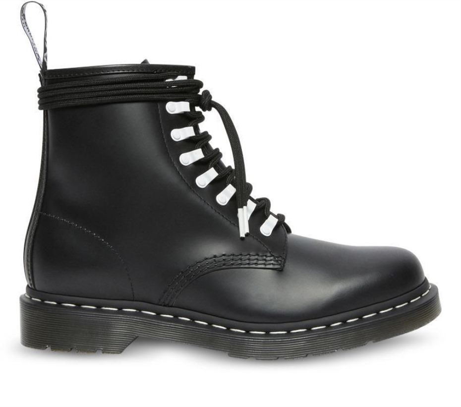 μαύρες λείες μπότες Dr.martens 1460 διαταράσσουν το ομαλό υλικό