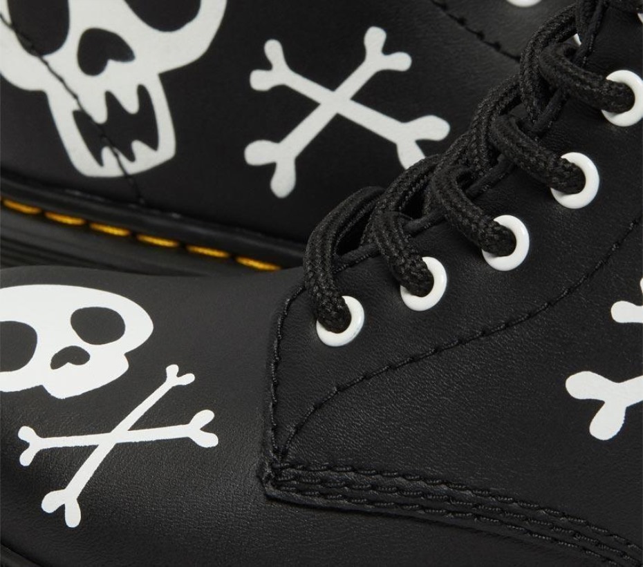 Xbones (μαύρα) μπότες Dr.martens Juniors 1460