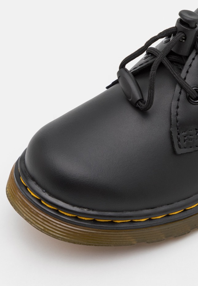 Dr Martens Greece 1461 Easy On Casual Lace Ups Black Romario