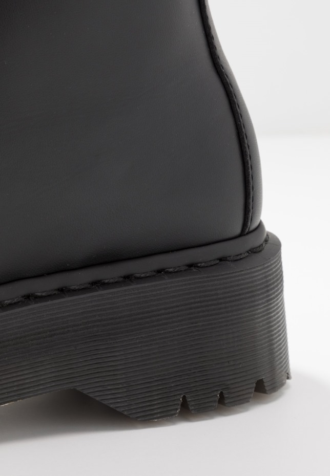 μαύρα Vegan Jadon Ii μονό μποτάκια με κορδόνια Dr Martens Greece