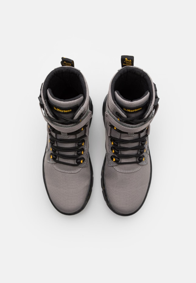 Dr Martens Greece Zinc Grey χτένες τεχνολογίας Unisex με κορδόνια μέχρι τον αστράγαλο