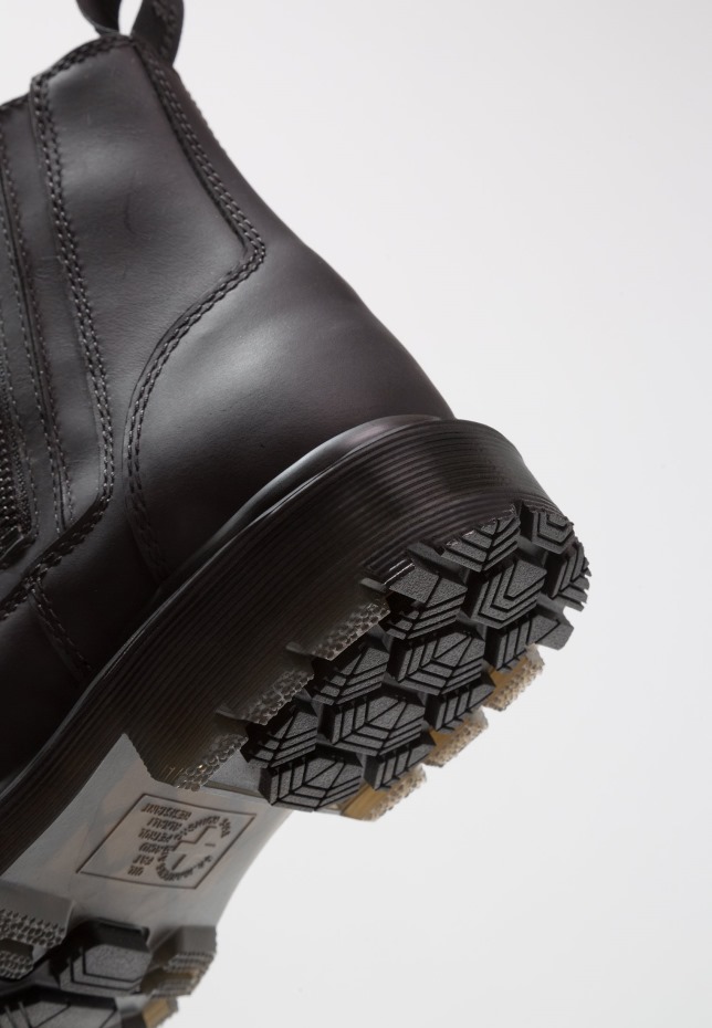 2976 Alyson φερμουάρ Snowplow κλασικά μποτάκια μαύρα Dr Martens Greece