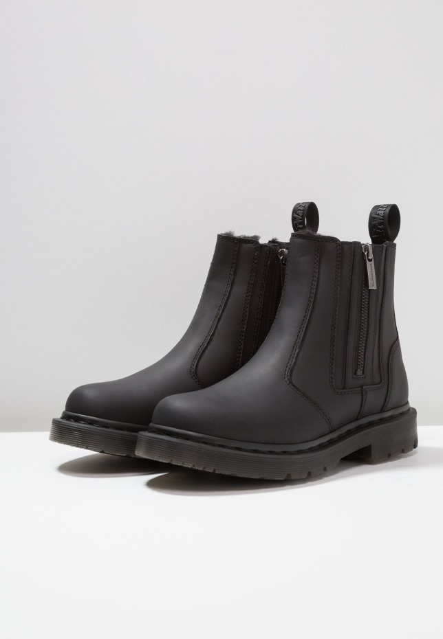 2976 Alyson φερμουάρ Snowplow κλασικά μποτάκια μαύρα Dr Martens Greece