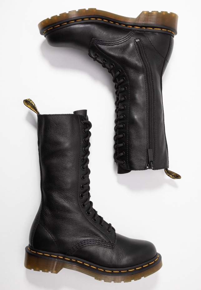 μαύρες μπότες με κορδόνια βιρτζίνια μπότες Dr.martens