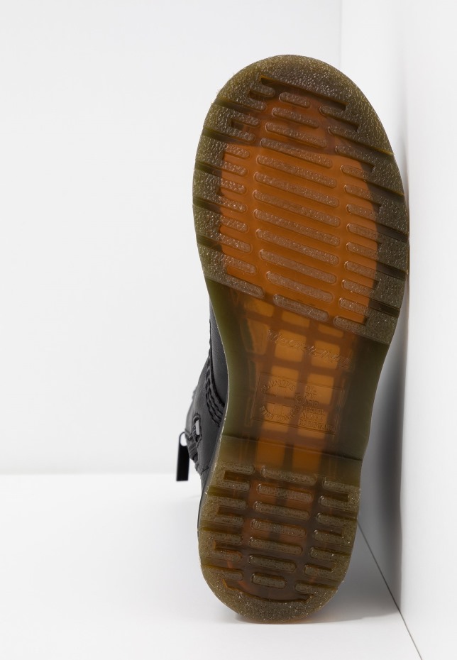 μαύρες μπότες με κορδόνια βιρτζίνια μπότες Dr.martens