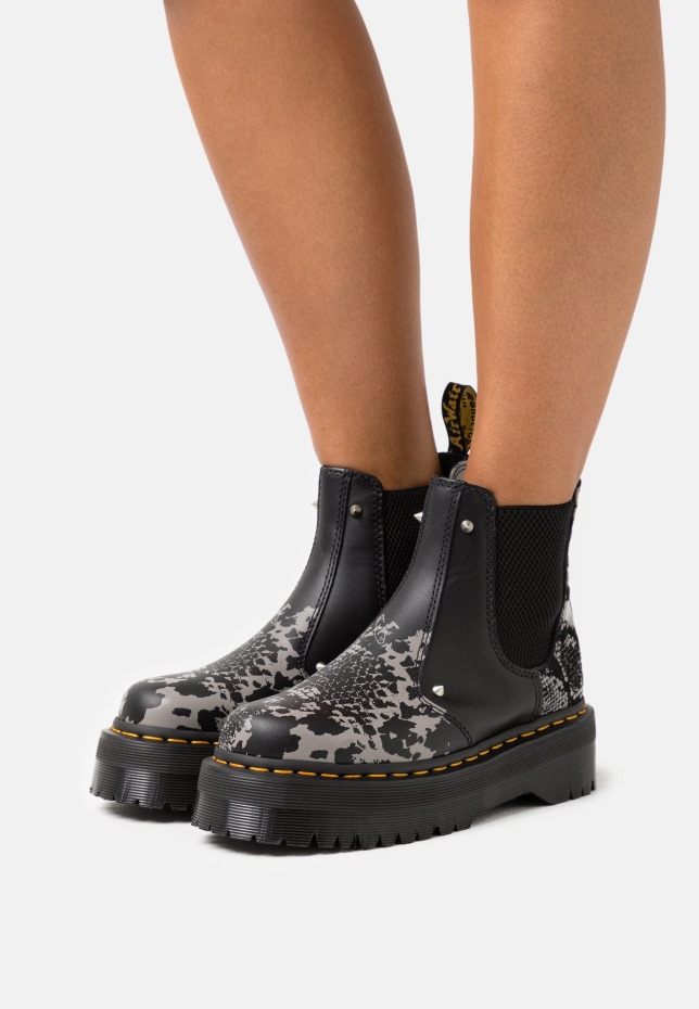 μαύρα μπακχάντ 2976 τετραπλατφόρμα μποτάκια Dr Martens Greece