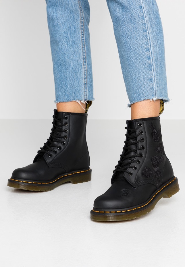 1460 Vonda Mono Lace Up Ankle Boots Dr Martens Greece μαύρο