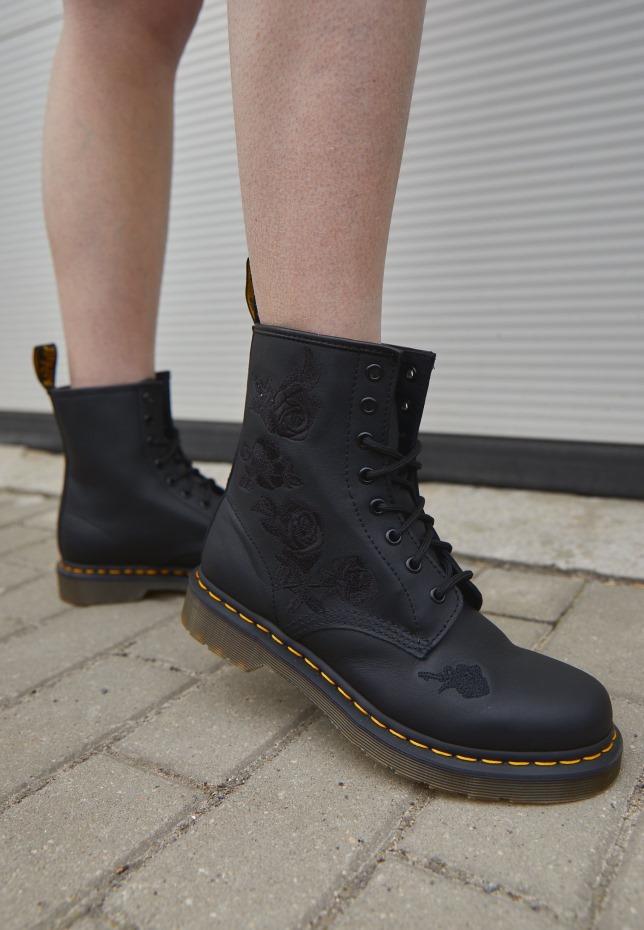 1460 Vonda Mono Lace Up Ankle Boots Dr Martens Greece μαύρο