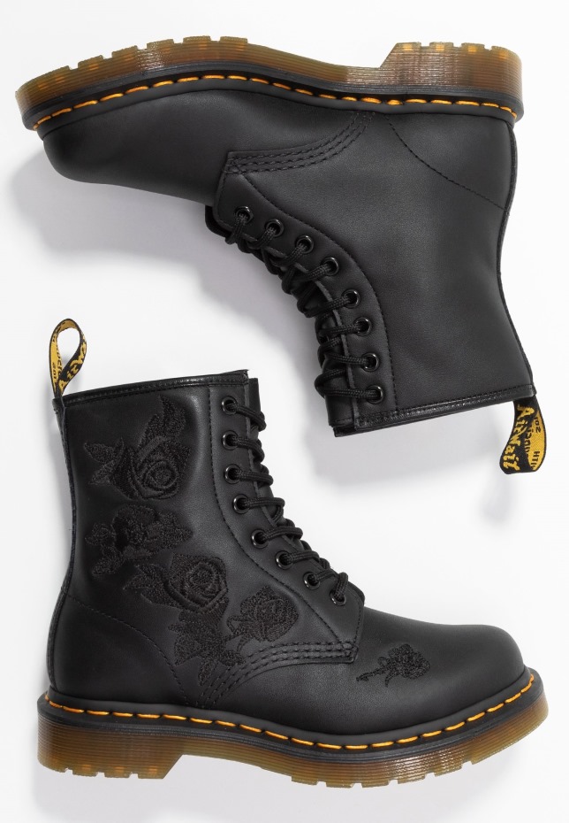 1460 Vonda Mono Lace Up Ankle Boots Dr Martens Greece μαύρο