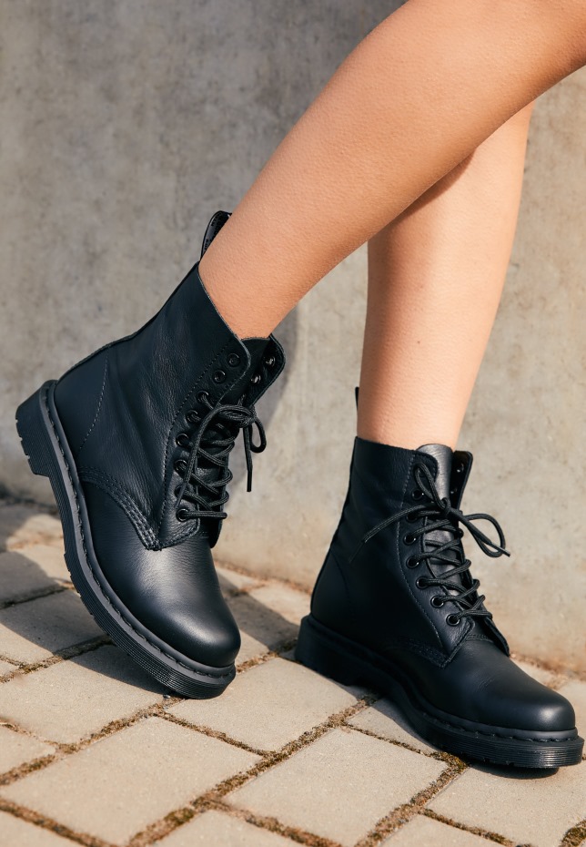 Dr Martens Greece 1460 Pascal Mono 8 μποτάκια με κορδόνια μποτάκια μαύρα Virginia
