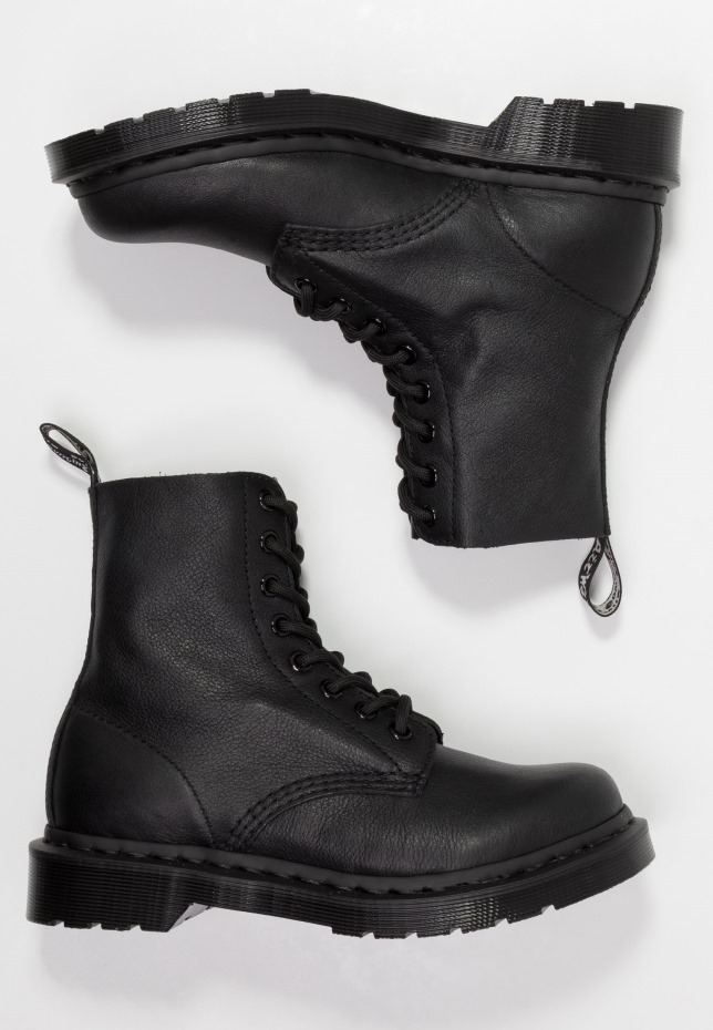 Dr Martens Greece 1460 Pascal Mono 8 μποτάκια με κορδόνια μποτάκια μαύρα Virginia