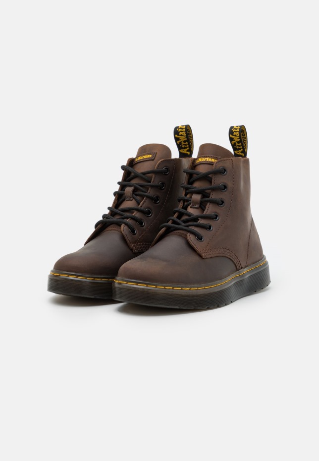 σκούρο καφέ Thurston Chukka Unisex μποτάκια με κορδόνια Dr Martens Greece