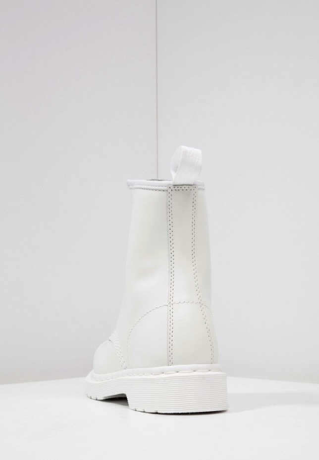 Dr Martens Greece λευκά 1460 μονό μποτάκια με κορδόνια μέχρι τον αστράγαλο