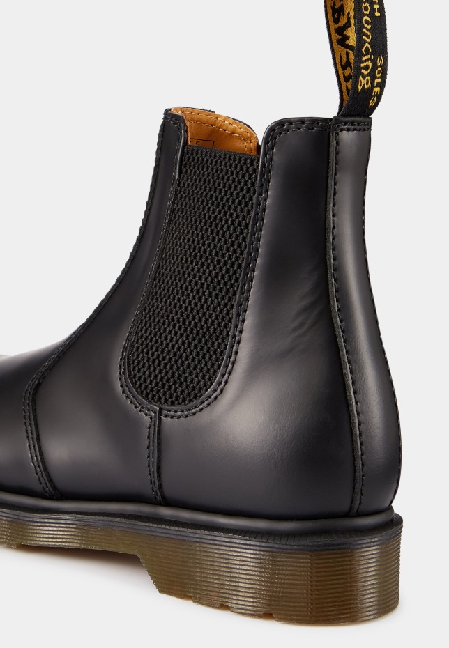 2976 Chelsea Classic μποτάκια μαύρα Dr Martens Greece