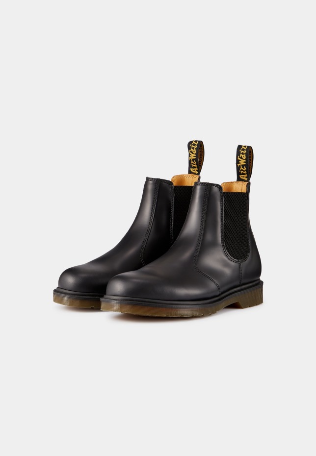 2976 Chelsea Classic μποτάκια μαύρα Dr Martens Greece
