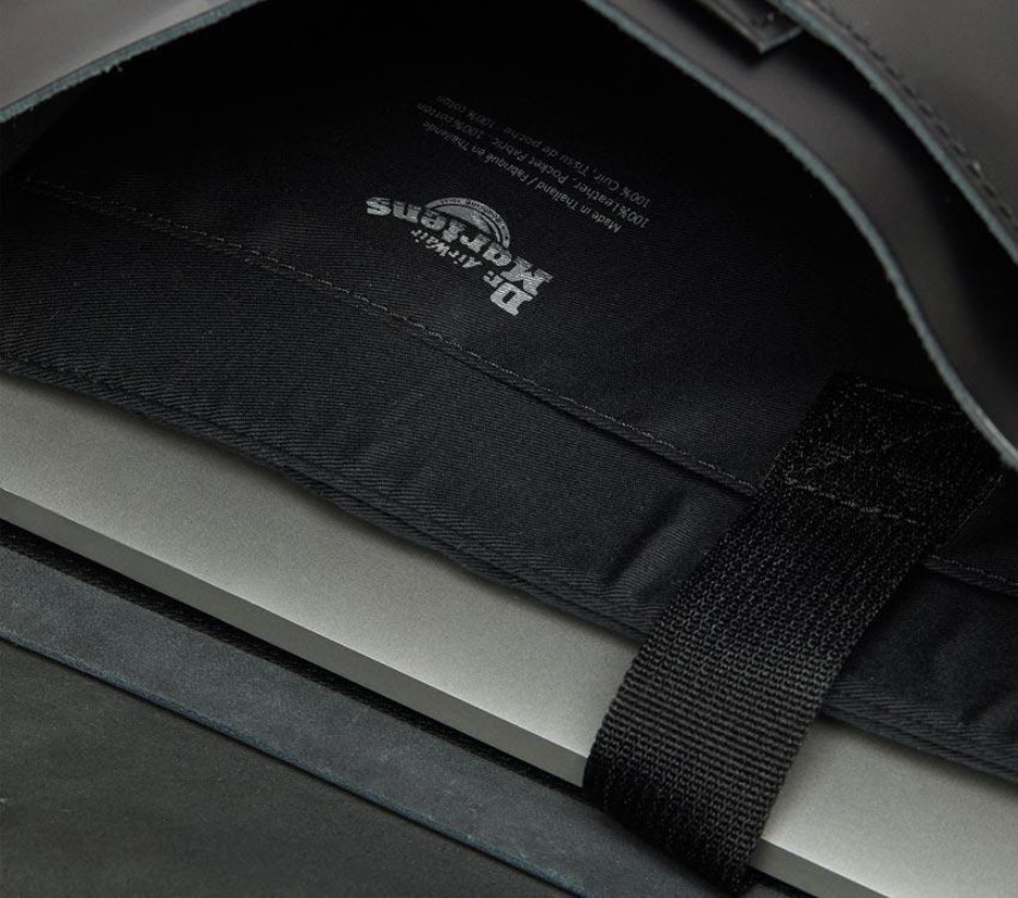 Dr Martens Greece Box Messenger Bag μαύρη