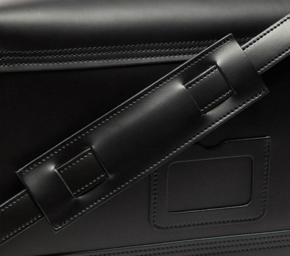 Dr Martens Greece Box Messenger Bag μαύρη