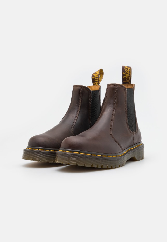 2976 Bex Unisex κλασικά μποτάκια καφέ σκούρο Dr Martens Greece