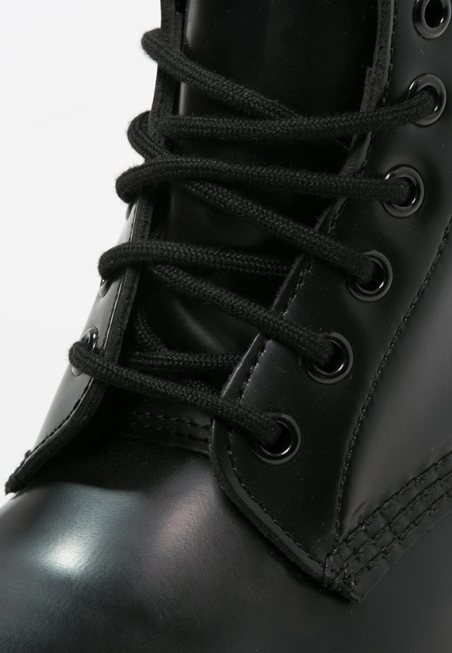 μονό μαύρο 1460 μποτάκια με κορδόνια Dr Martens Greece
