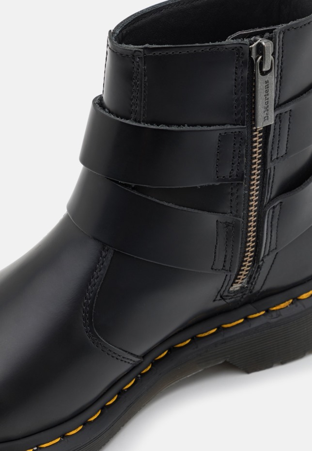 Dr Martens Greece James Unisex κλασικά μποτάκια μαύρα