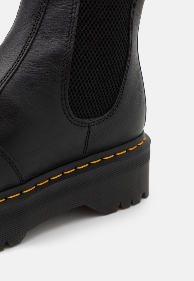 2976 μποτάκια τετραπλατφόρμας μαύρα/natural Dr Martens Greece