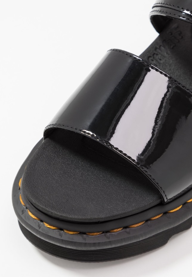 Dr Martens Greece μαύρα πέδιλα πλατφόρμα Voss