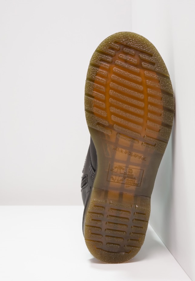 Vonda 14 Eye Boot Lace Up μπότες μαύρες/ροζ μπότες Dr.martens