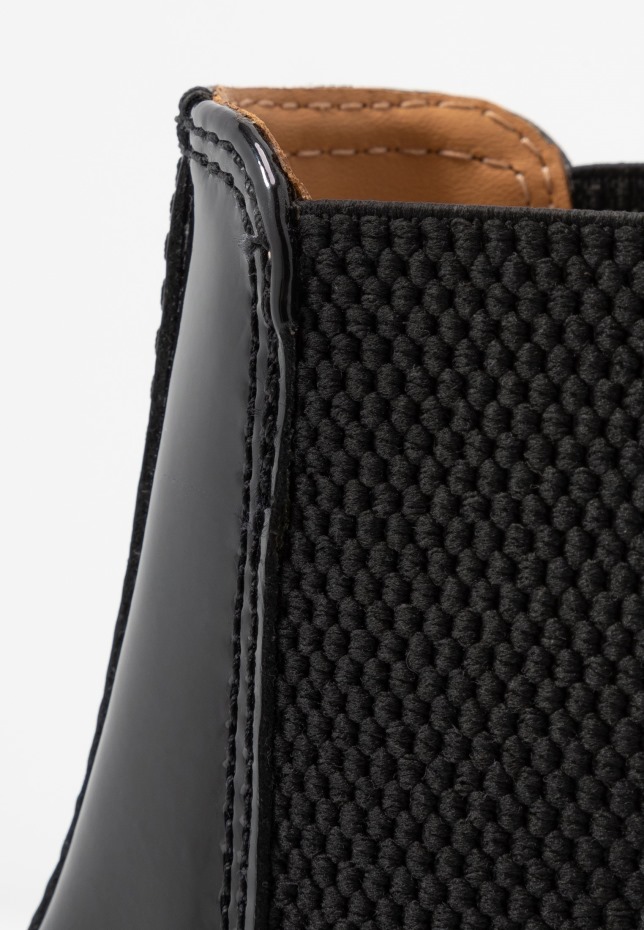 2976 κλασικά μποτάκια Dr Martens Greece μαύρο