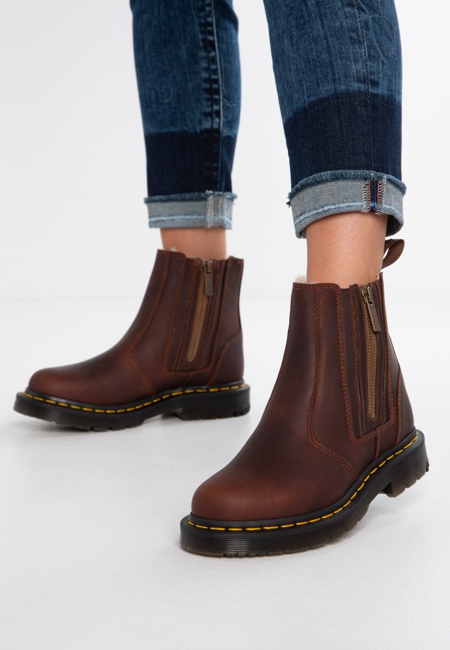 σκούρο καφέ Dr Martens Greece 2976 Alyson Zips Snowplow κλασικά μποτάκια