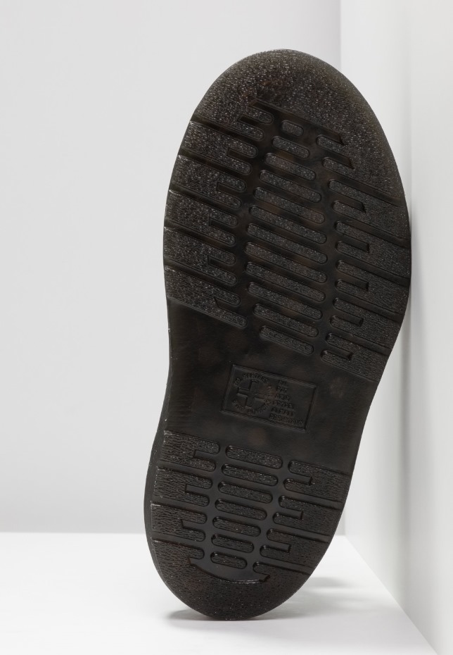 Clarissa πέδιλα τετραπλατφόρμας μαύρα θεία Sally Dr Martens Greece