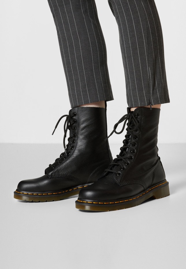 1490 10 Eye Virginia Lace Up Ankle Boots Black Dr Martens Greece