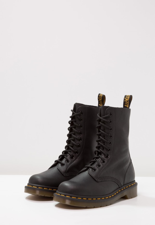 1490 10 Eye Virginia Lace Up Ankle Boots Black Dr Martens Greece