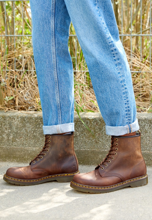 1460 Unisex μποτάκια με κορδόνια Dr Martens Greece σκούρο καφέ τρελό άλογο