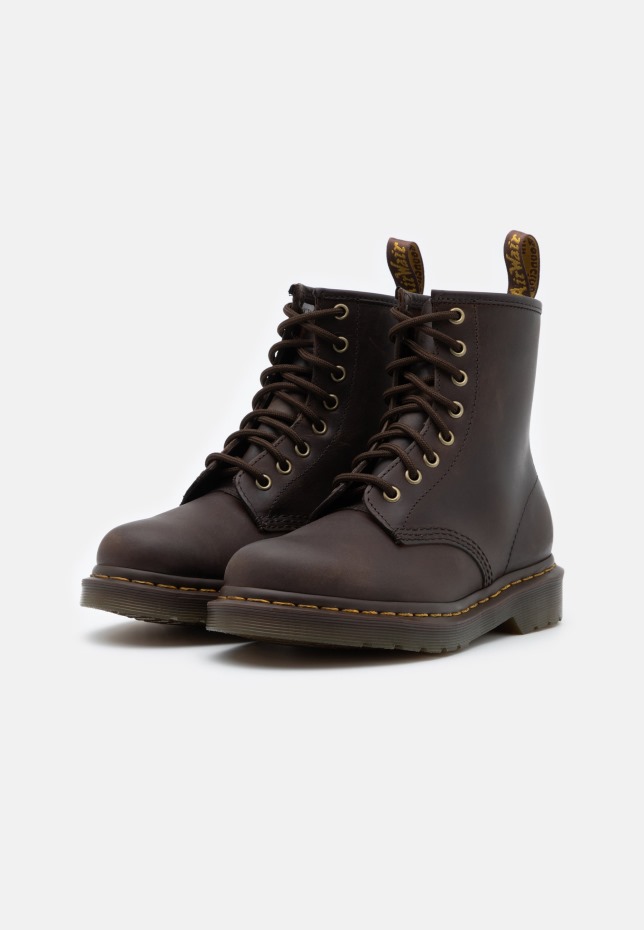 1460 Unisex μποτάκια με κορδόνια Dr Martens Greece σκούρο καφέ τρελό άλογο